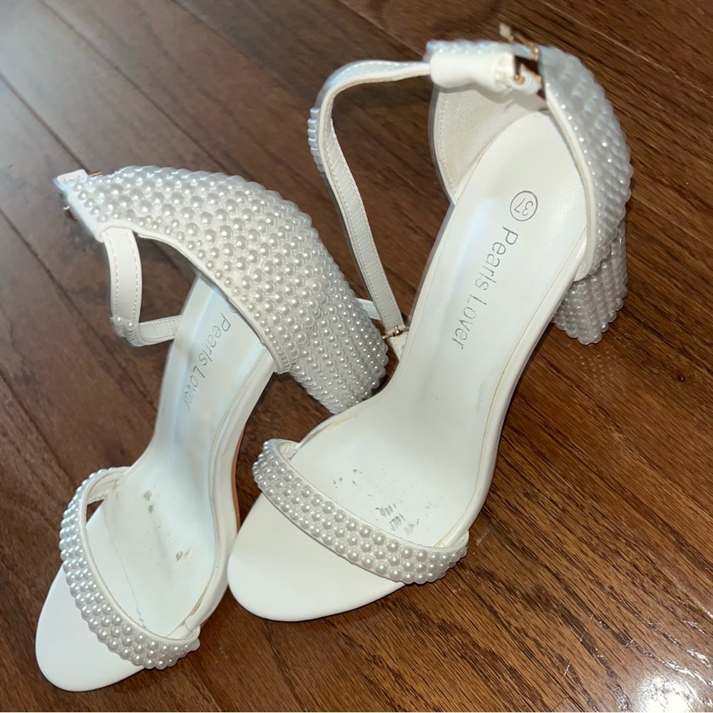 White pearl heels, size 37 (US 7) brand pearl lovers